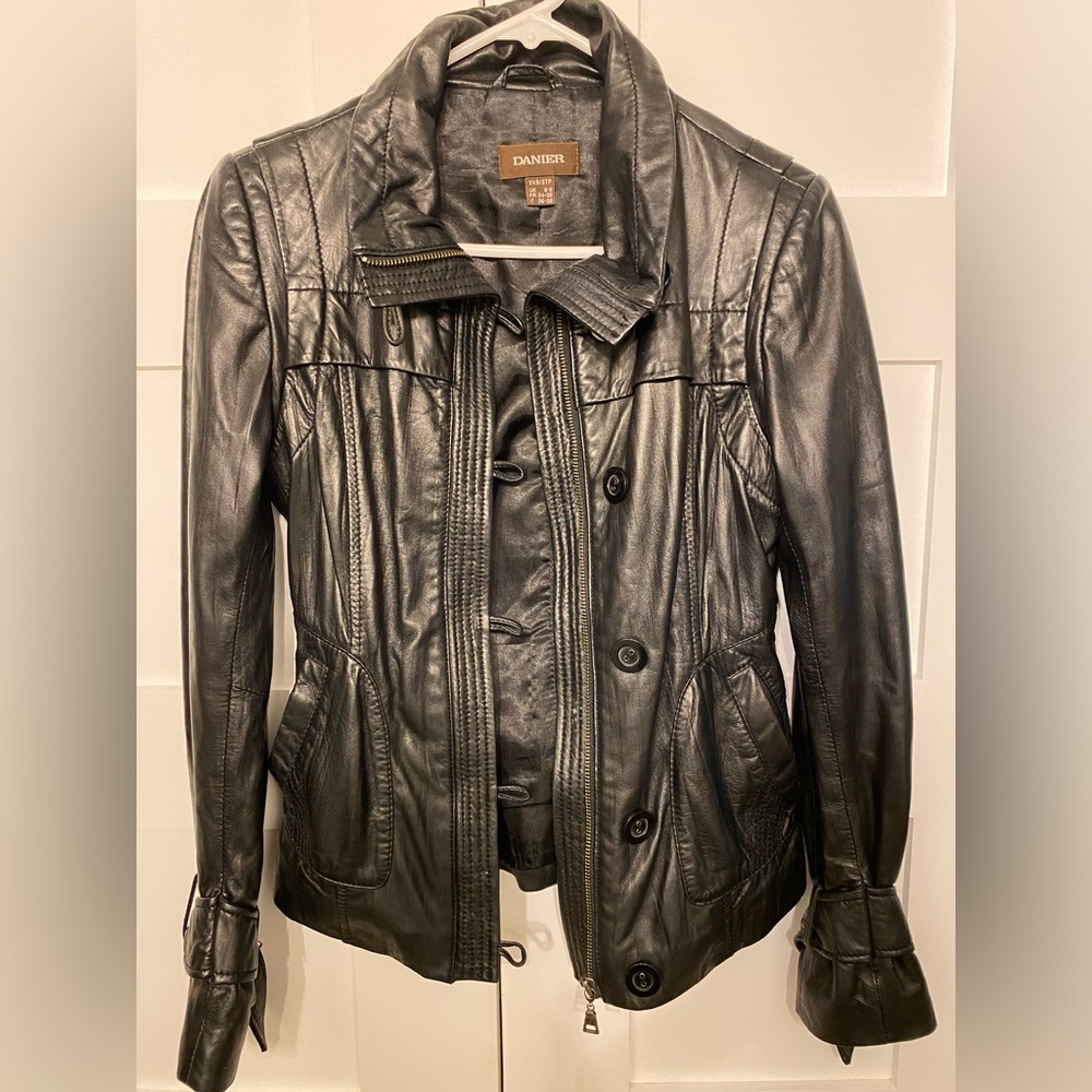 Danier leather jacket , uk 6-8 ( fits similar to US medium)